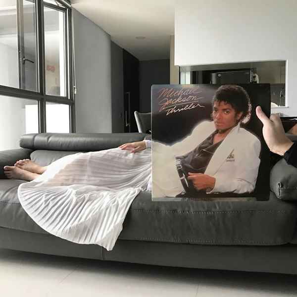  LP판으로 즐기는 인싸 놀이 (sleeveface)
