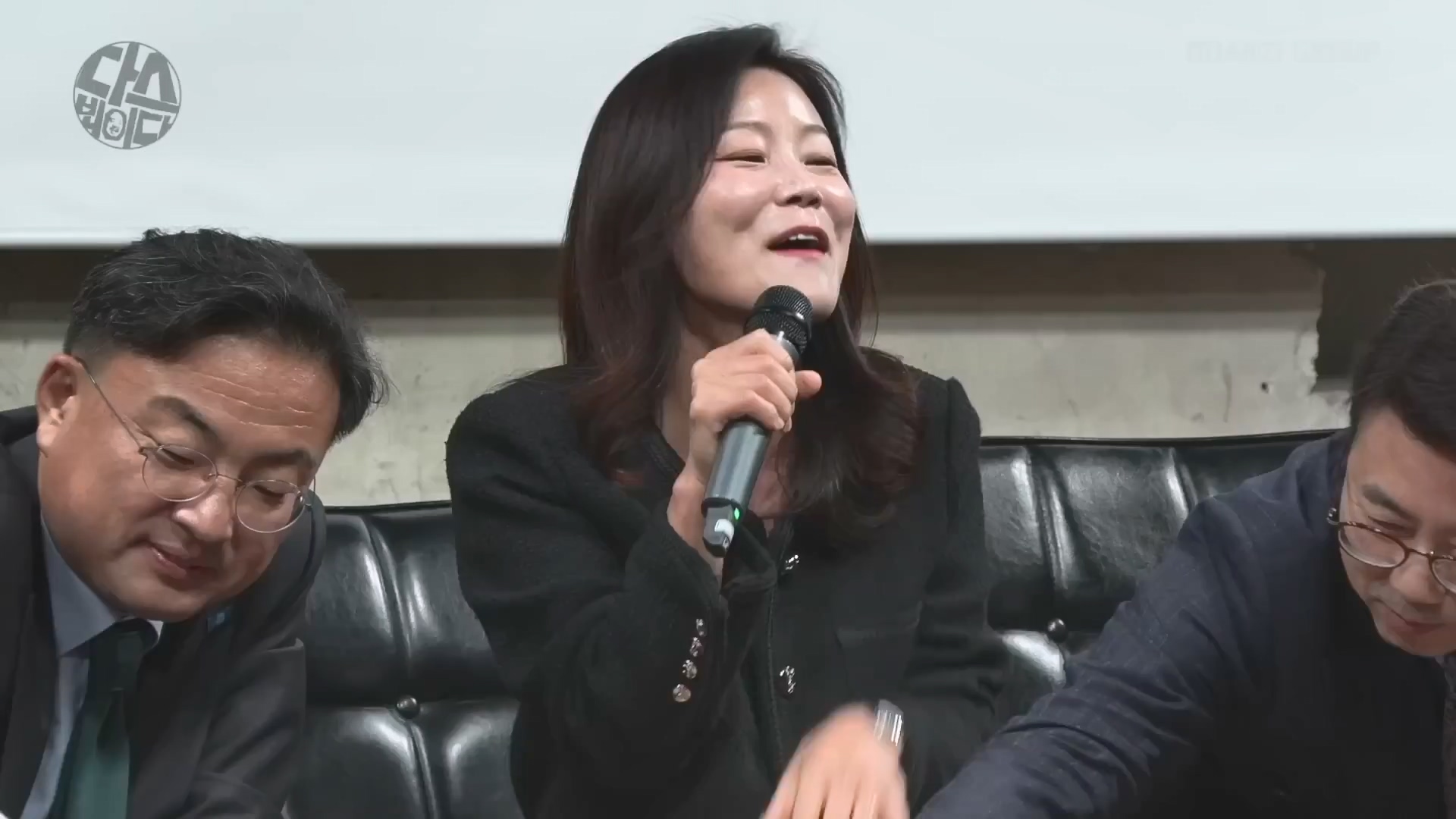 [김어준의 다스뵈이다] 331회 김건희의 흑염소, 명태균의 똥개, 국정원의 설레발.mp4_20241102_153257.524.jpg