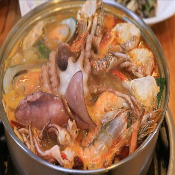  인천 만수동 맛집 / 만수역 맛집 본가설렁탕감자탕 생생정보 해물감자탕생방송 투데이 해물 감자탕 생방송 오늘저녁 해물감자탕으로 소개된 인천 인천 만수동 맛집입니다.
