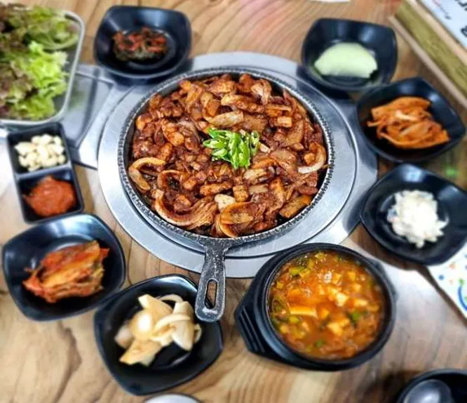 윤가네촌돼지