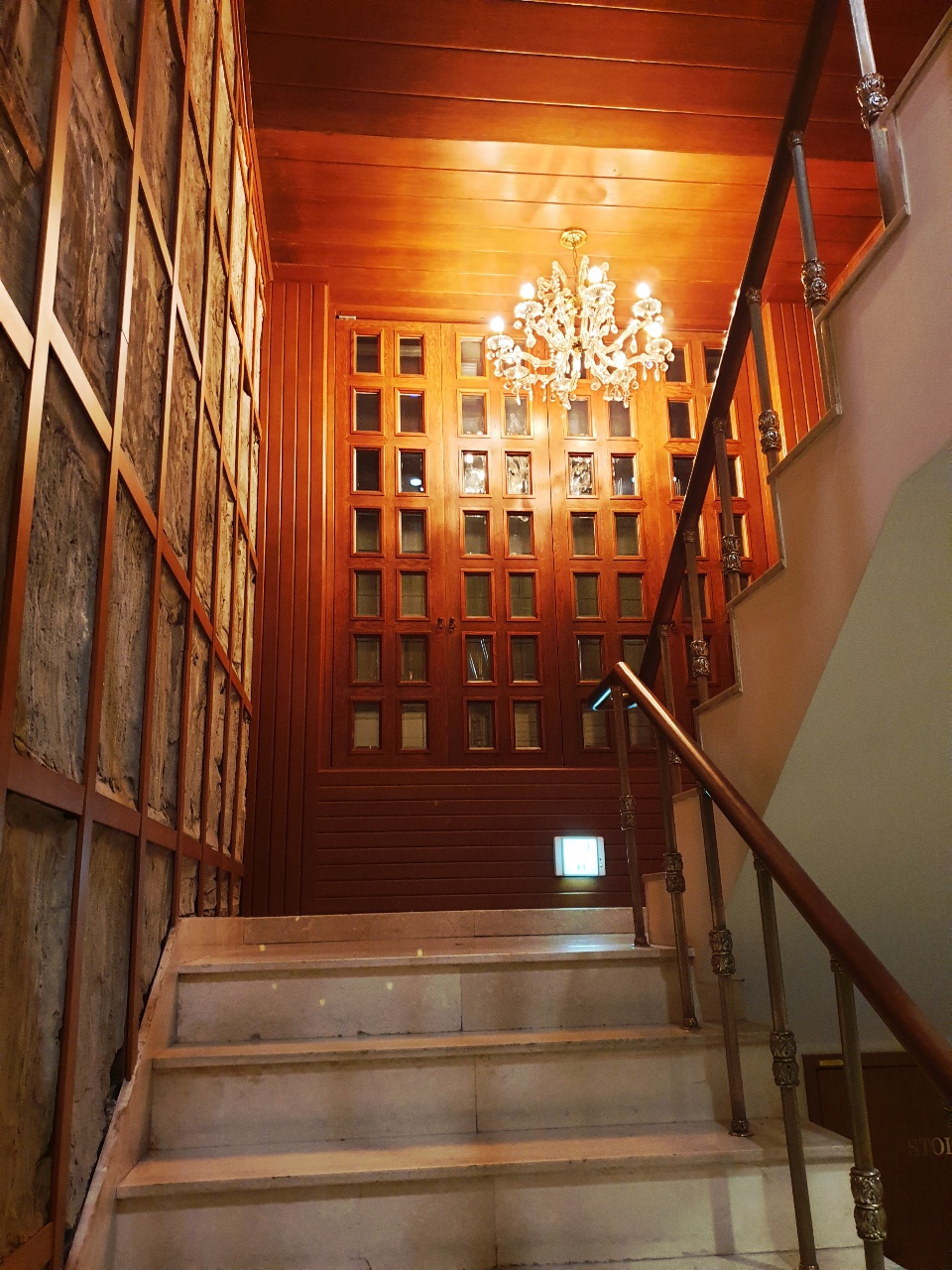호텔내부_2층 계단