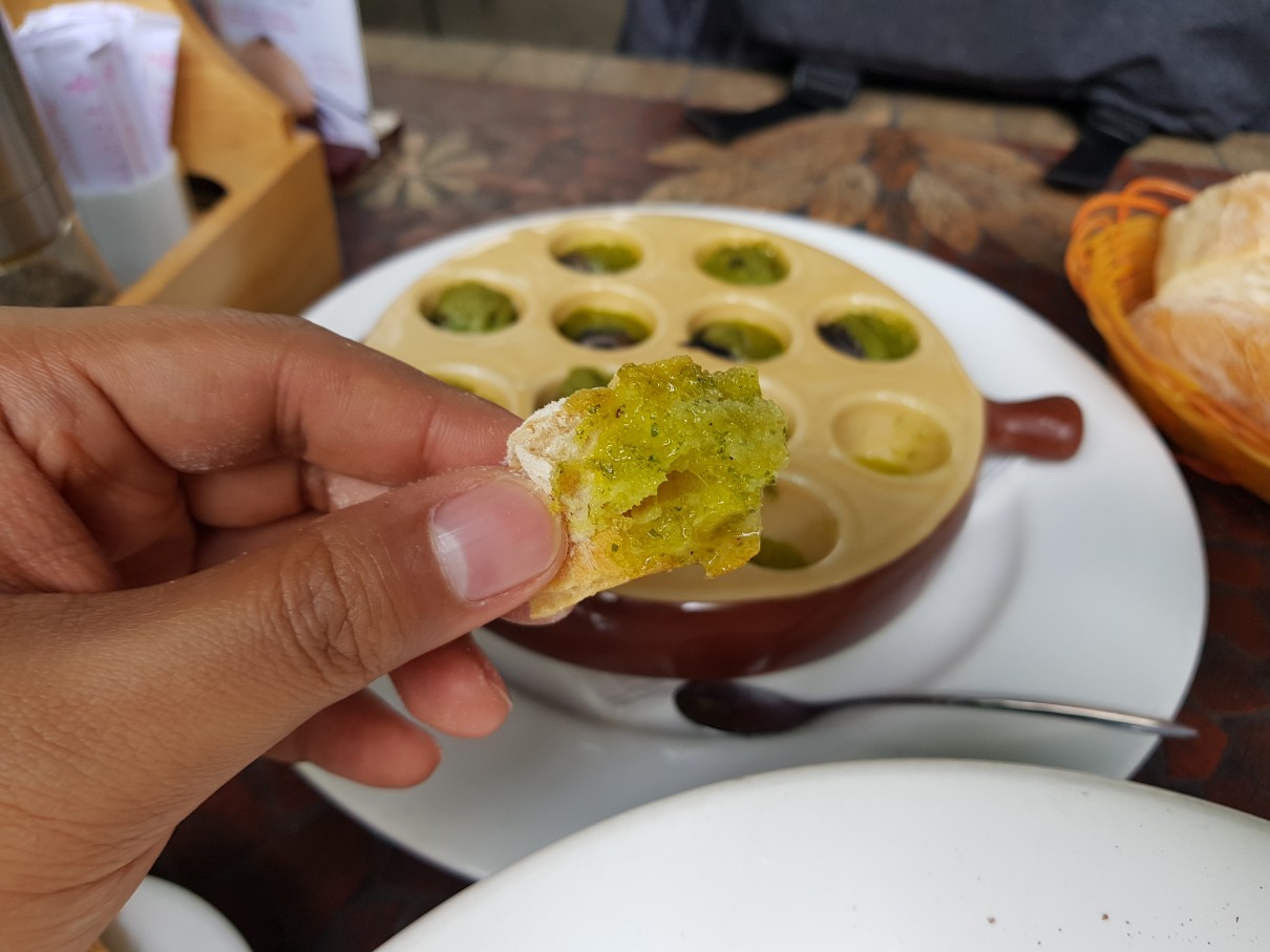 호치민 1군 레탄톤 일본인 거리 프렌치 레스토랑 Le Jardin - Burgundy snails