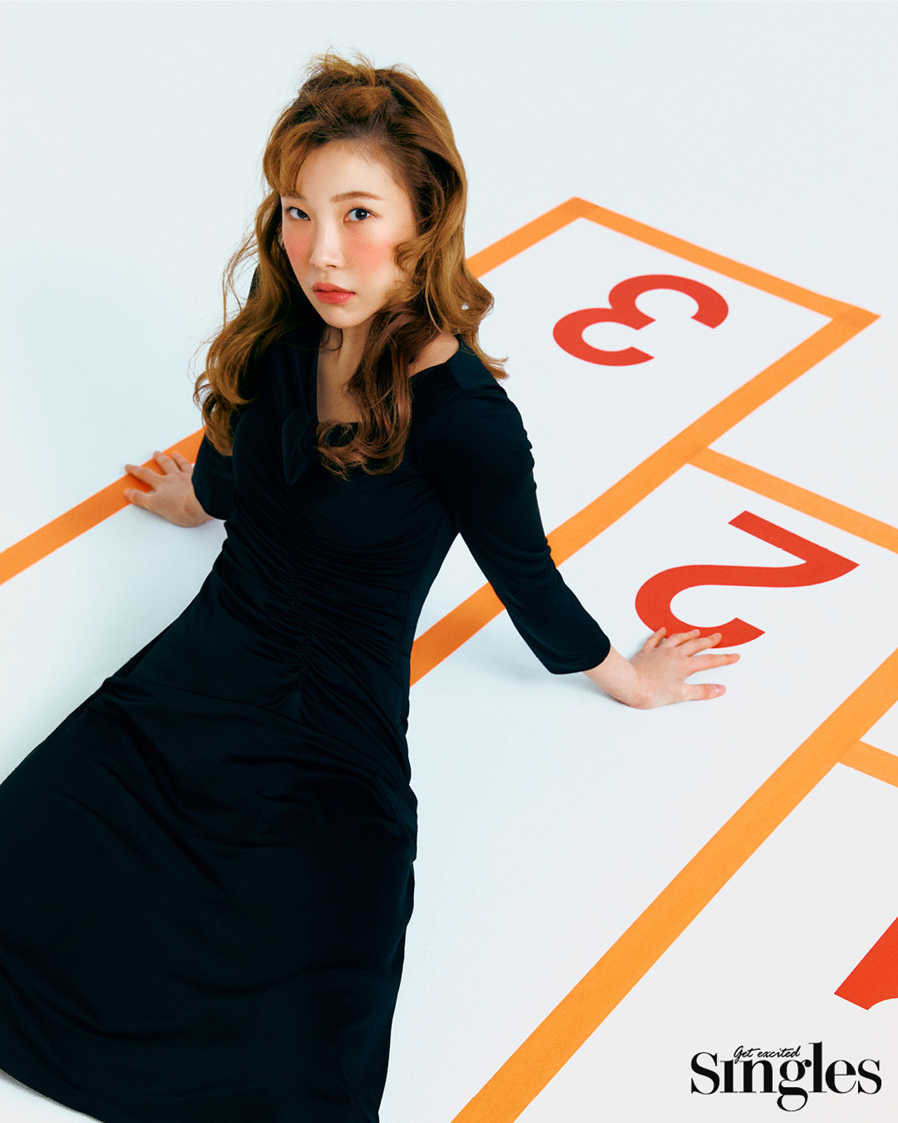  김아영 싱글즈 2023년 2월호 화보