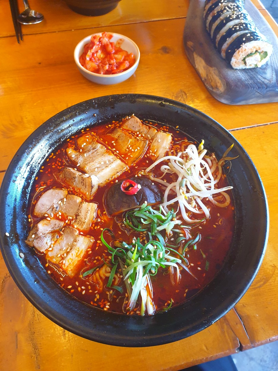  제주도 맛집여행 : 월정리 슬슬슬로우 :: 돔베라면, 돔베땡초김밥 후기 , 운영시간, 주차장, 위치