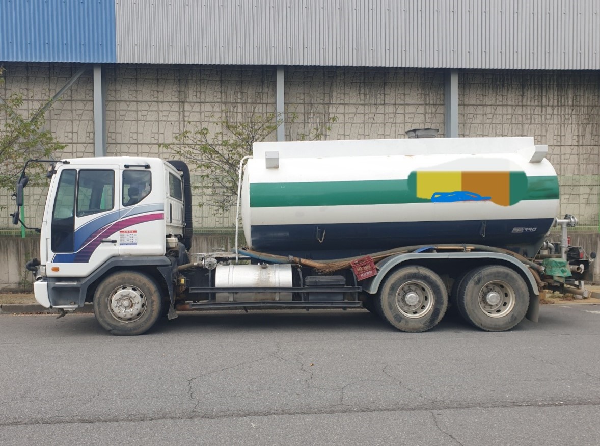  대우16톤살수차알탱크살수차2002.565만키로 물대포장착특트럭 www.specialtruck.co.kr 살수차