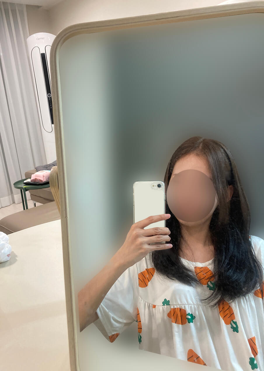 염색 후-오른쪽-거울셀카-블랙 안빠진 모습-긴머리