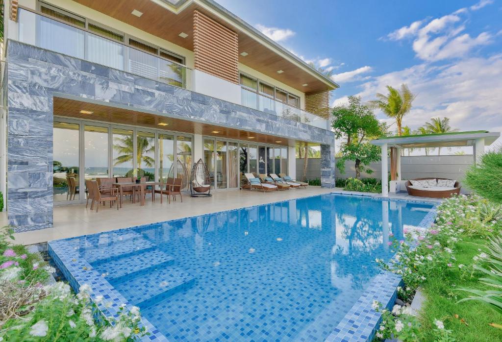 다낭 숙소 추천 - The Five Villa 5 Bedrooms Beachfront - K2-4