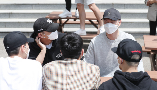  육성재 진호 입대소감