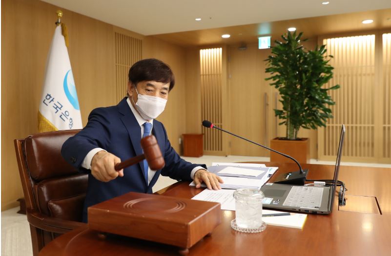  한은 기준금리 동결 추이 효과는?