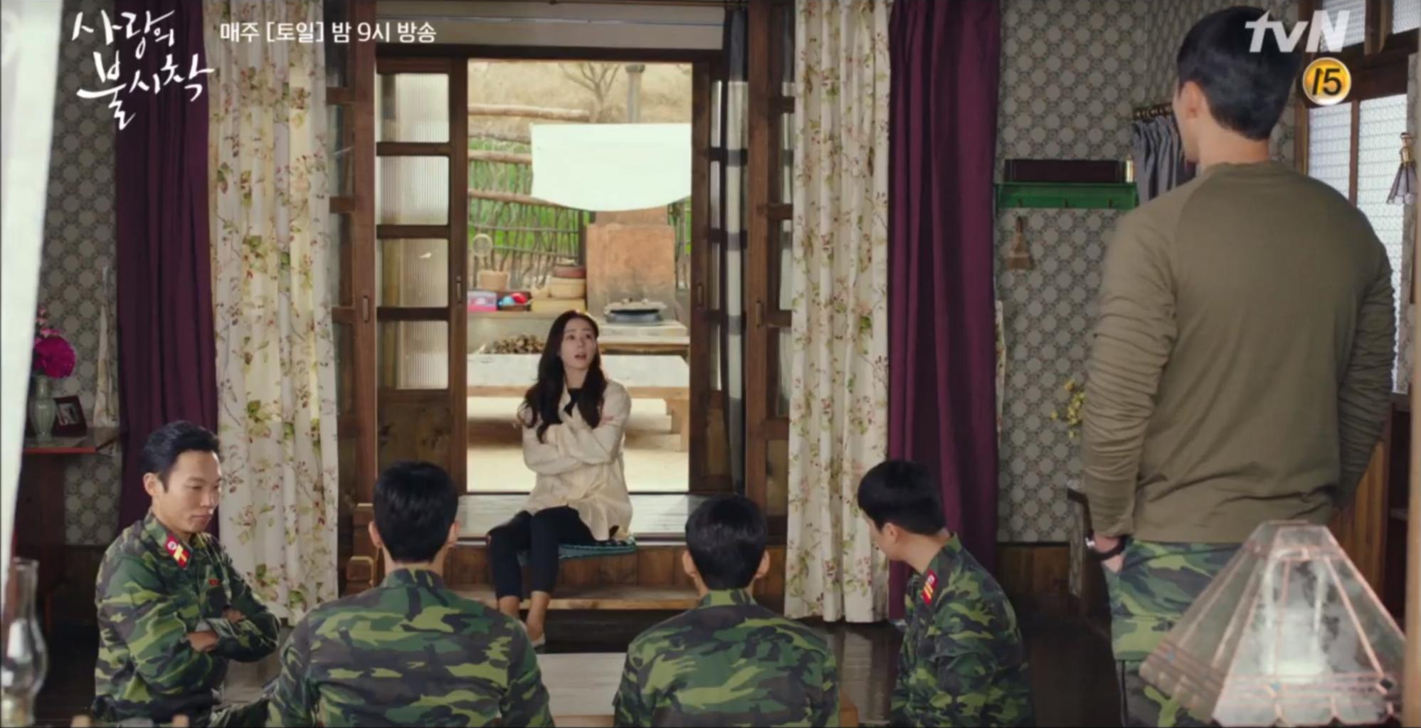 사랑의 불시착 2회 리뷰_돌아가기 전 정혁의 집에서 머물기로 한 세리, 세리를 무심하게 챙기는 정혁 2회 줄거리