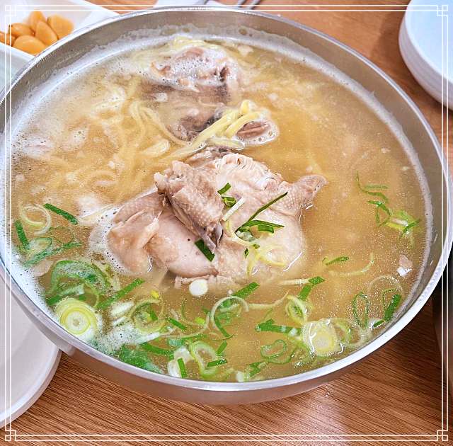 시흥 오이도 맛집 가성비 보양식 9천원 닭 한마리 칼국수