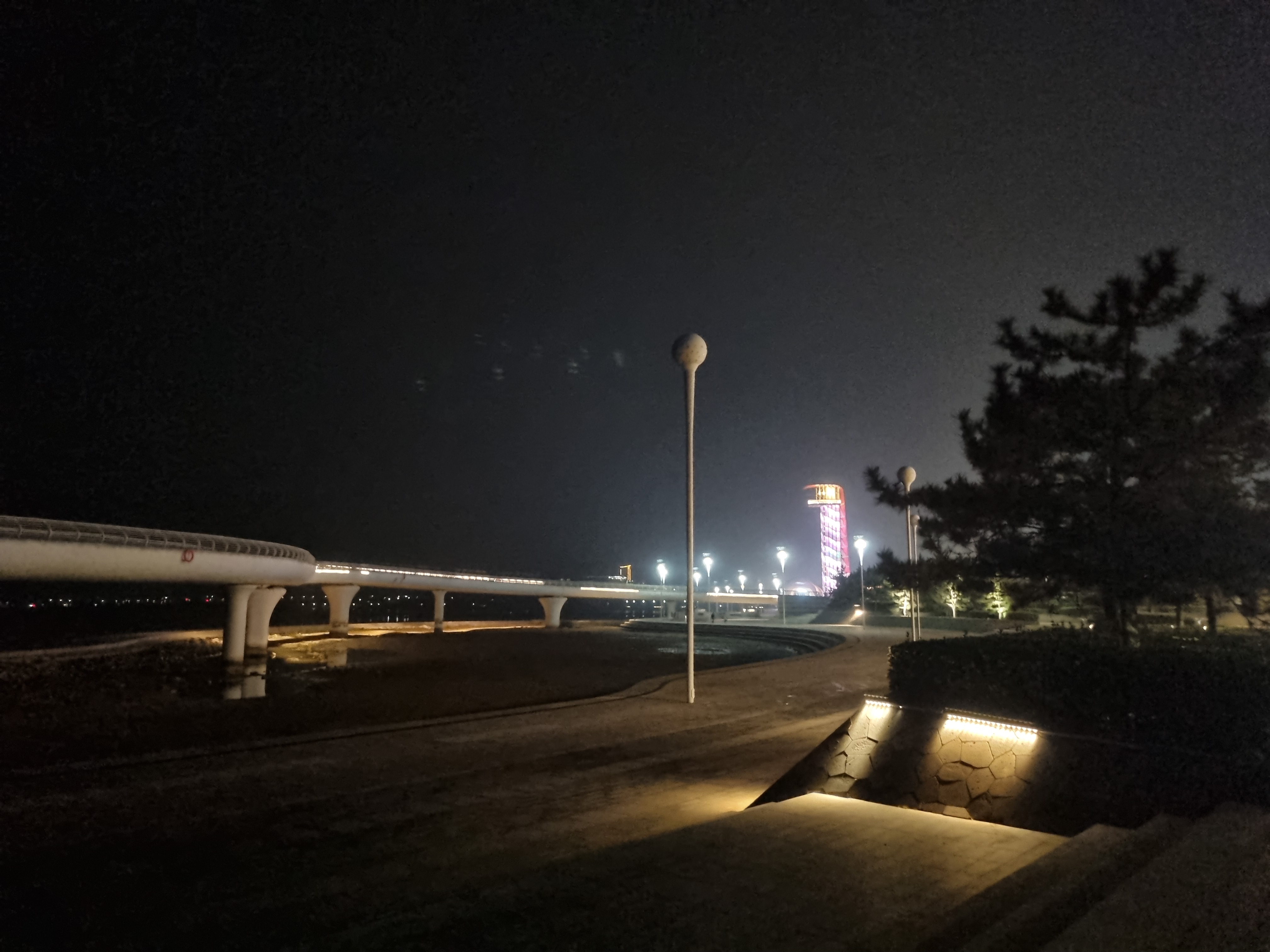 한국인은 모르는 해운대보다 긴 해변 중국 칭다오 블루_실리콘밸리(蓝色硅谷)의 빈하이공원 滨海公园의 해변가/칭다오 추천 해변