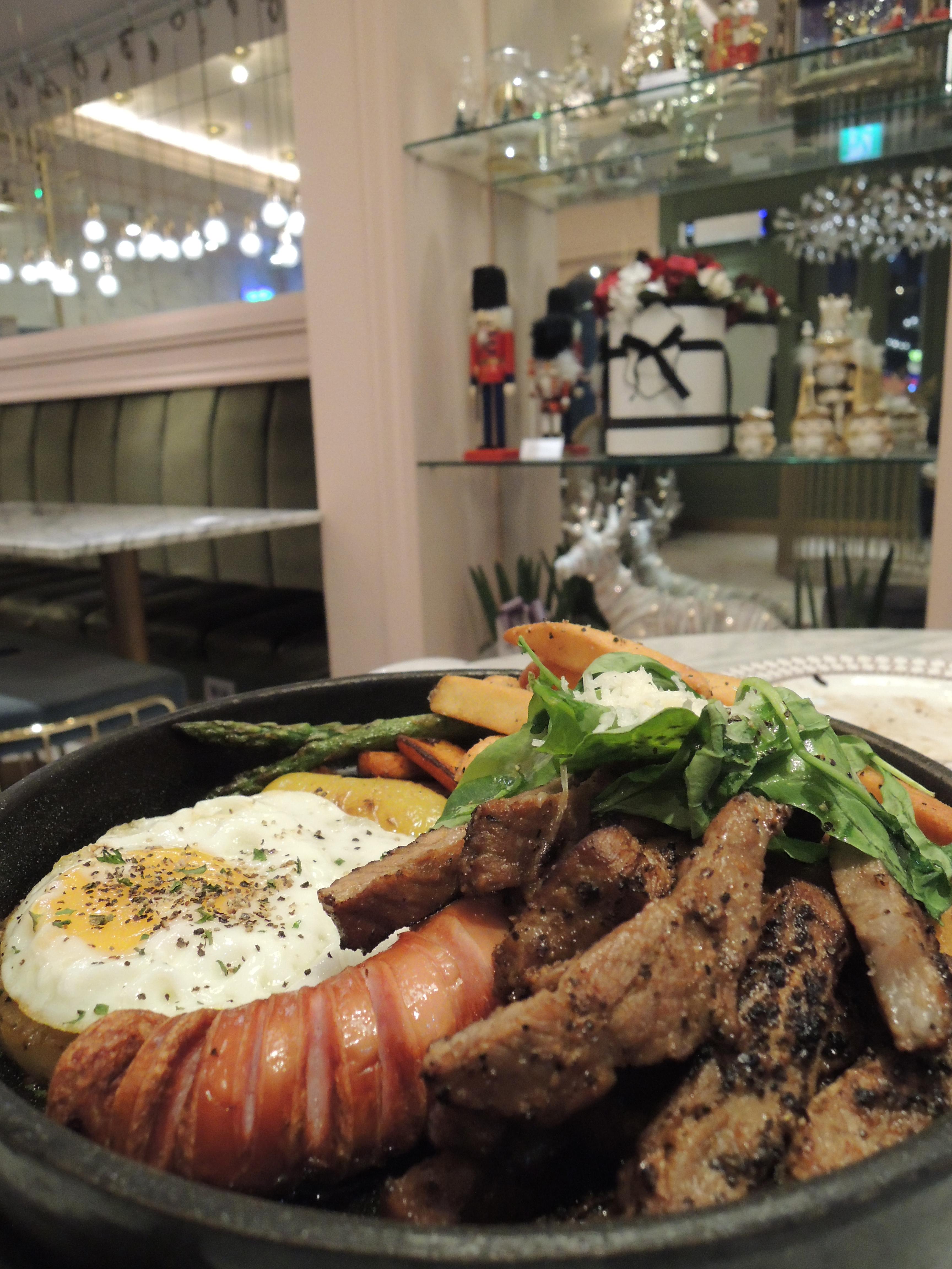  합정 콘크리트엔젤, 독특한 분위기의 목살 철판 스테이크 맛집