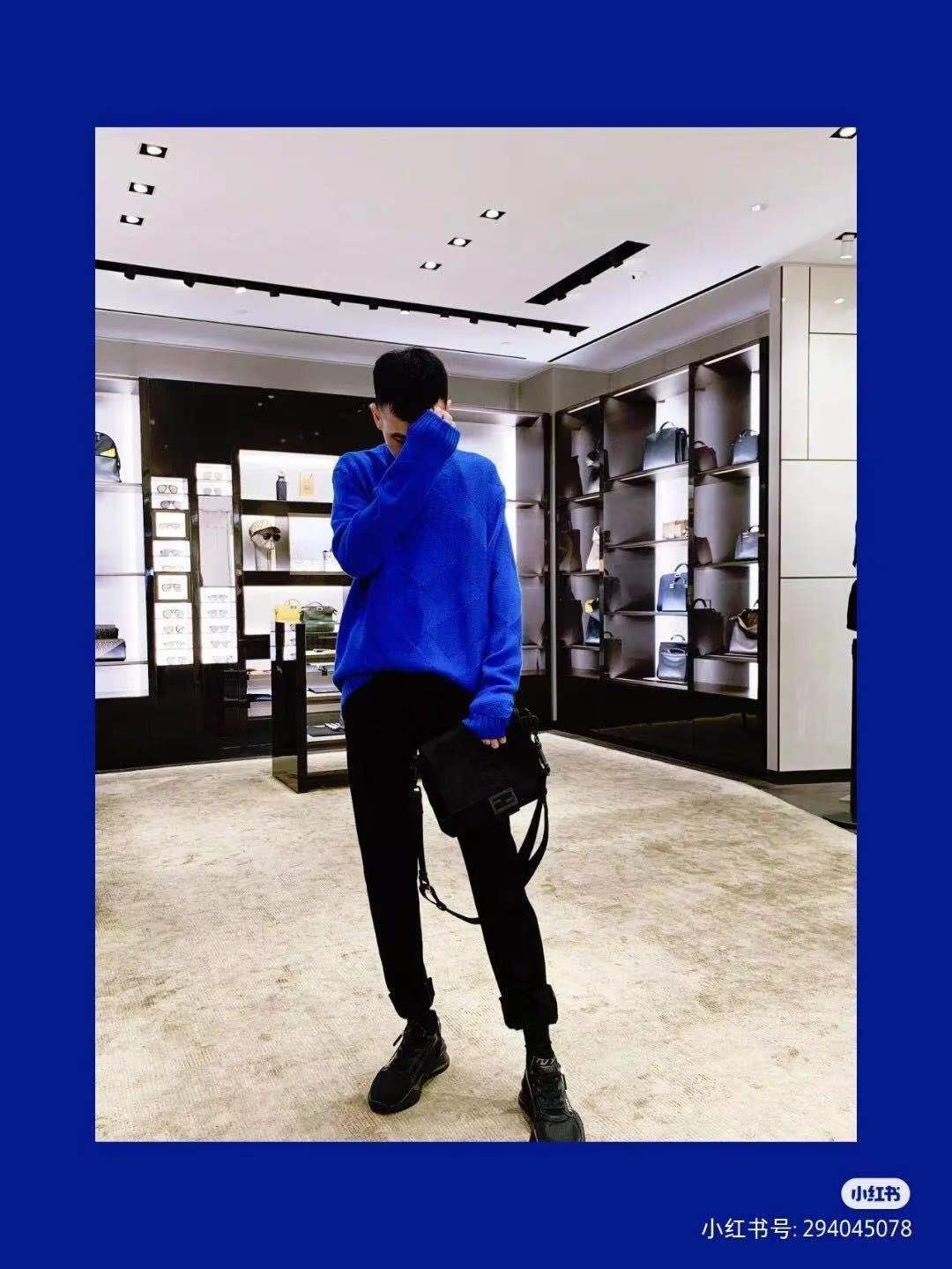  [FENDI] 펜디 블루 컬러 울 니트 스웨터 FZY490AH2XF0UV4