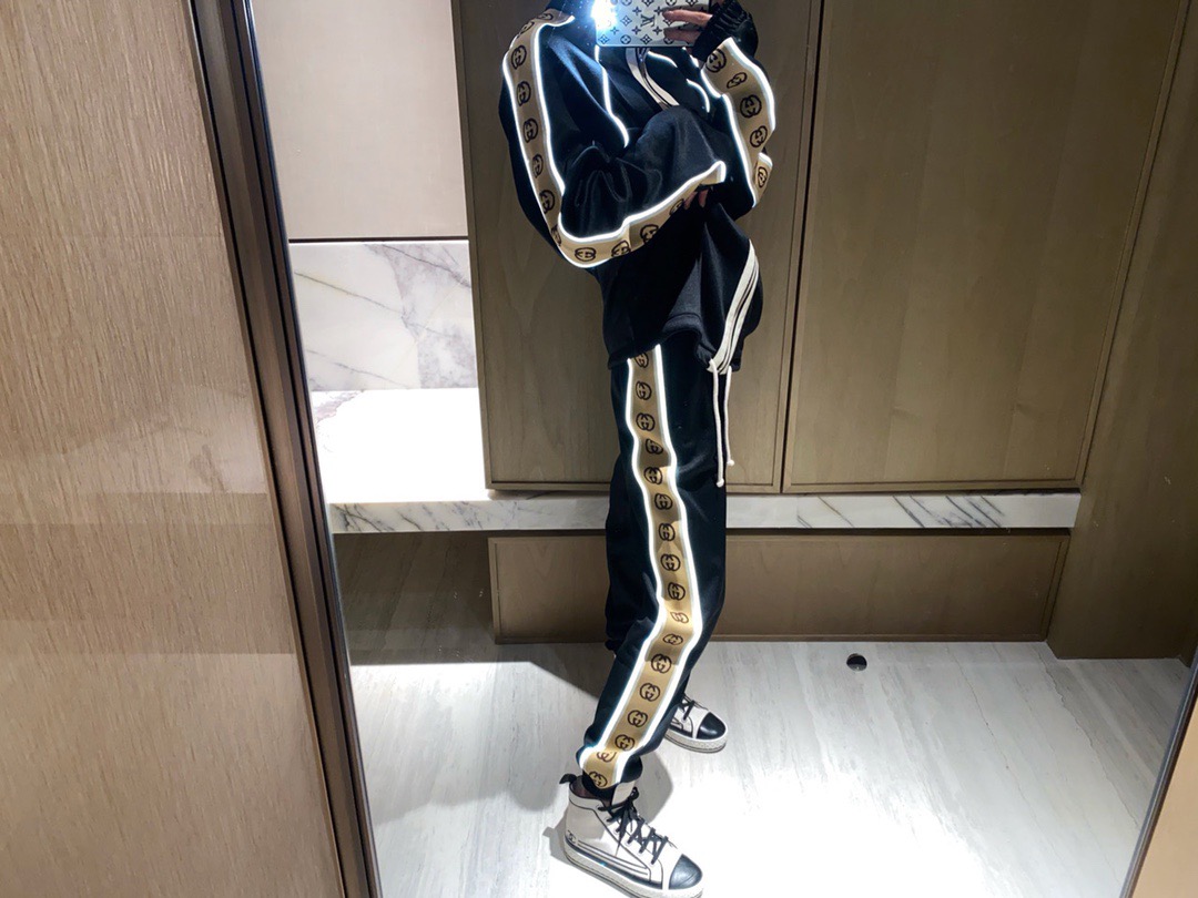  [GUCCI] 구찌 로고 테이프 트랙 팬츠 598858 XJBZ8