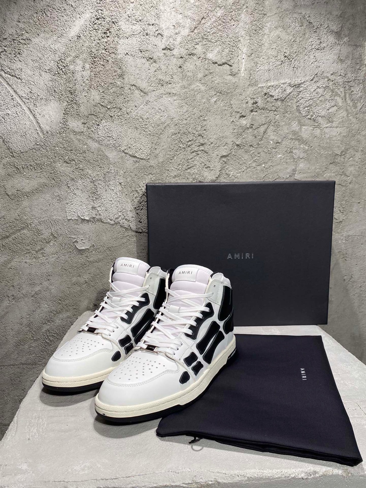  [AMIRI] 아미리 스켈레톤 하이탑 스니커즈 (2 COLOR)