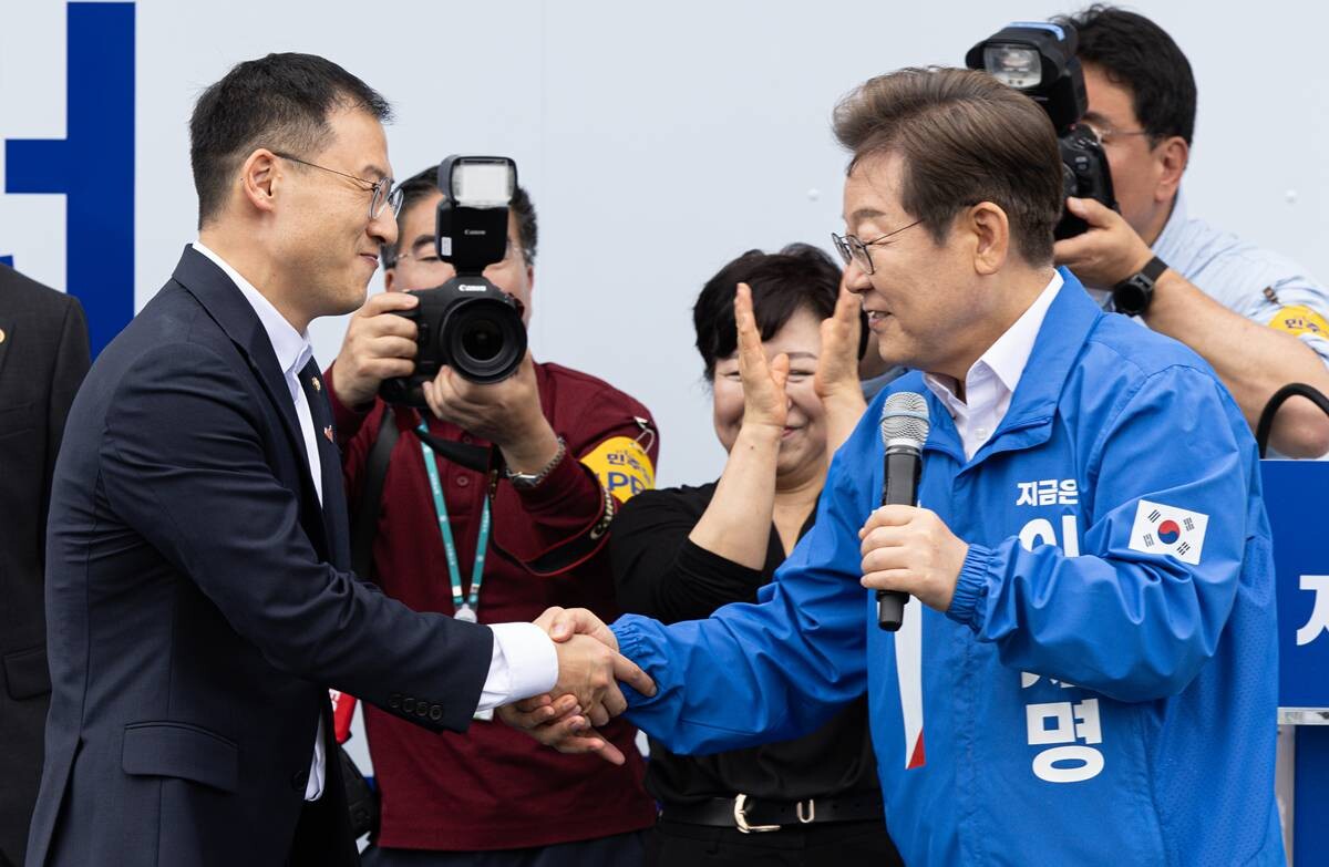 허은아·김상욱 그리고 박근혜·홍준표 지지자들까지... '빅텐트' 친 이재명, 김계리 입당 신청하고 전광훈 자유통일당 지지 선언 받은 국민의힘·김문수 - 빅텐트 치는 이재명 더불어민주당 후보, 보수 표 잠식 나섰다 허은아·김상욱 그리고 박근혜·홍준표 지지자들까지... '빅텐트' 친 이재명, 김계리 입당 신청하고 전광훈 자유통일당 지지 선언 받은 국민의힘·김문수 - 빅텐트 치는 이재명 더불어민주당 후보, 보수 표 잠식 나섰다