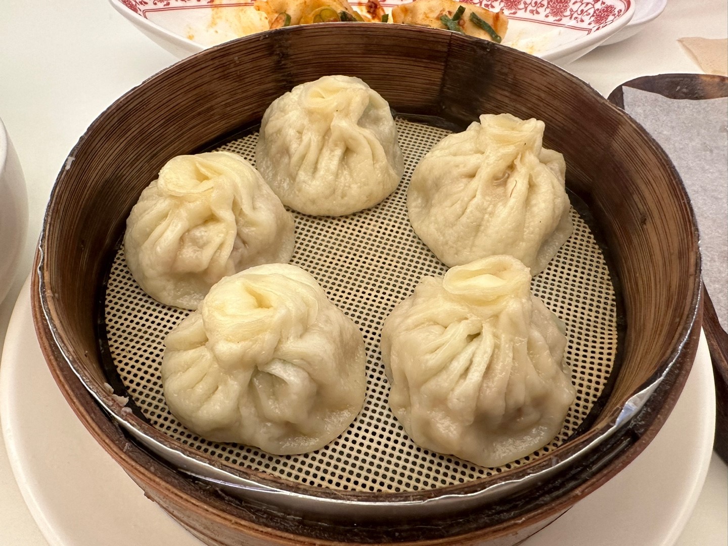 신발원_고기만두