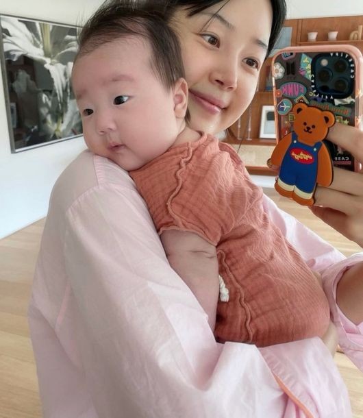  '한지혜' 검사 남편, 8개월 딸에 영어 조기교육 "안돼요~NO" [사진]