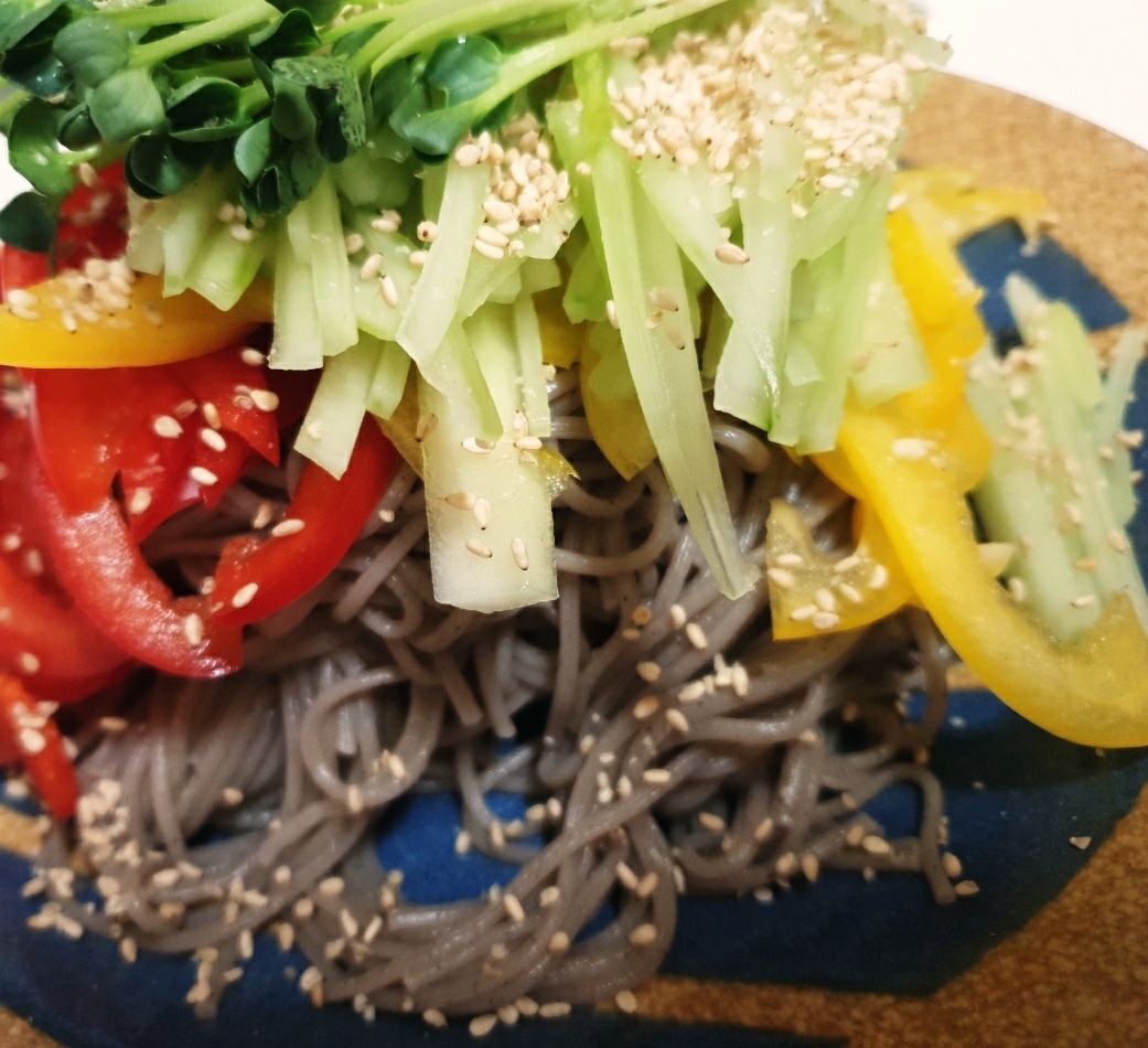 메밀들깨간장비빔국수