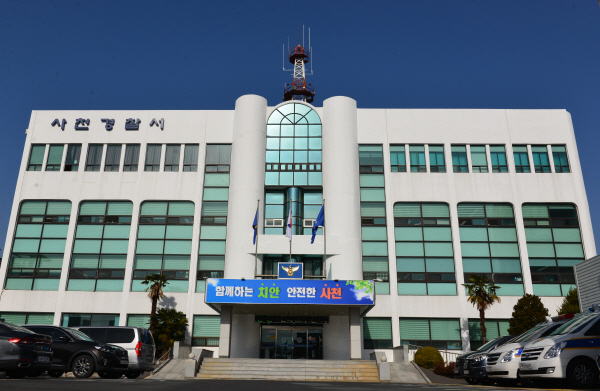 경남 사천 아파트서 흉기 난동·여성 인질극…경찰특공대 투입