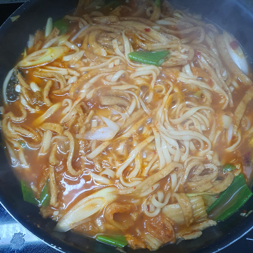  김치 어묵 칼국수 만들기