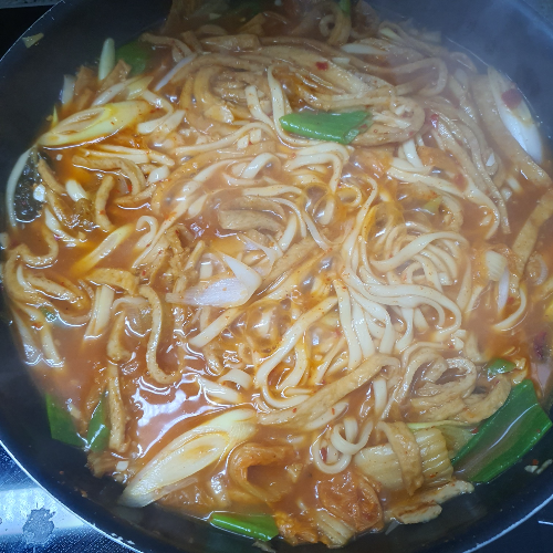 김치어묵칼국수 완성