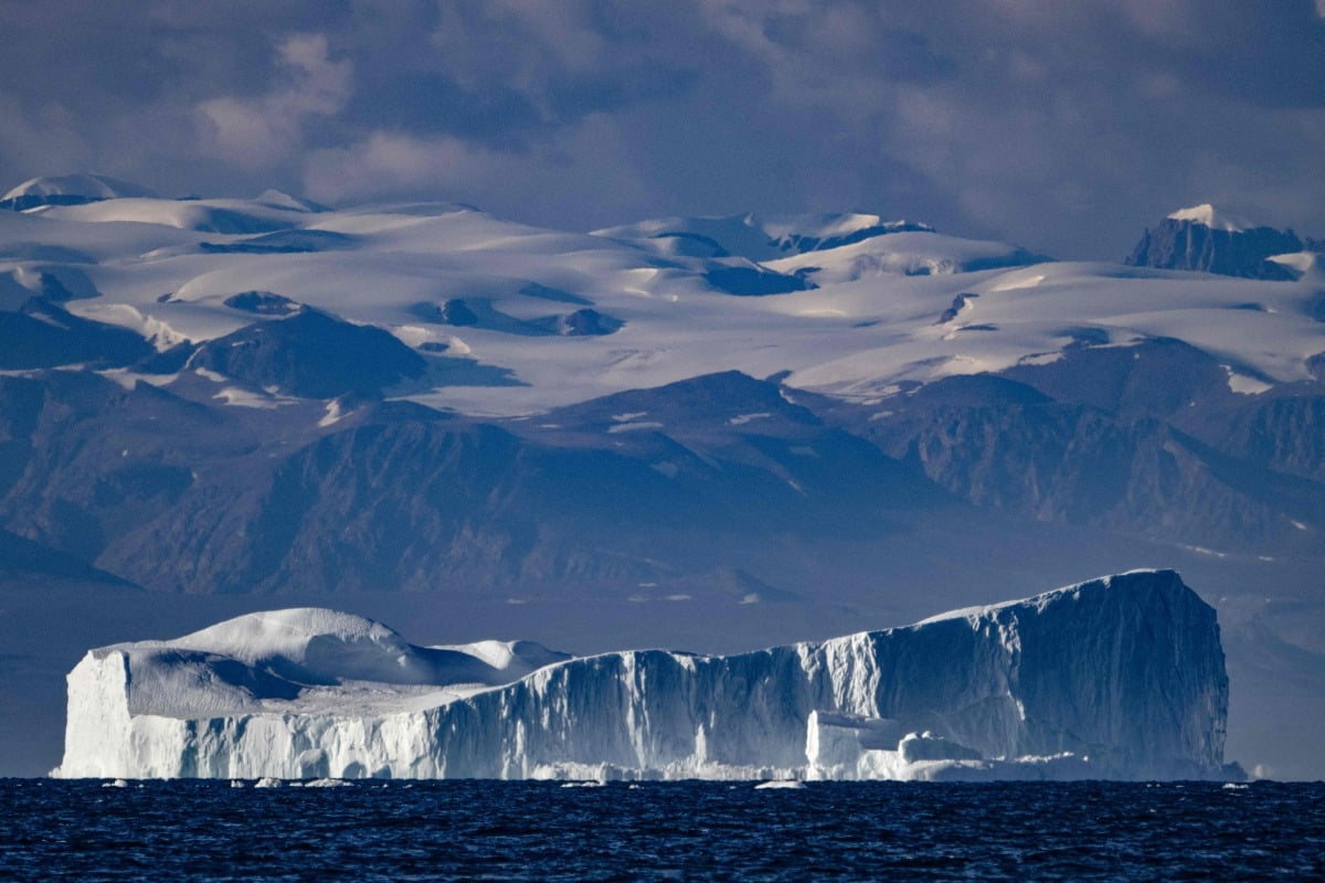 온난화의 영향으로 빠르게 녹고 있는 그린란드 빙하.