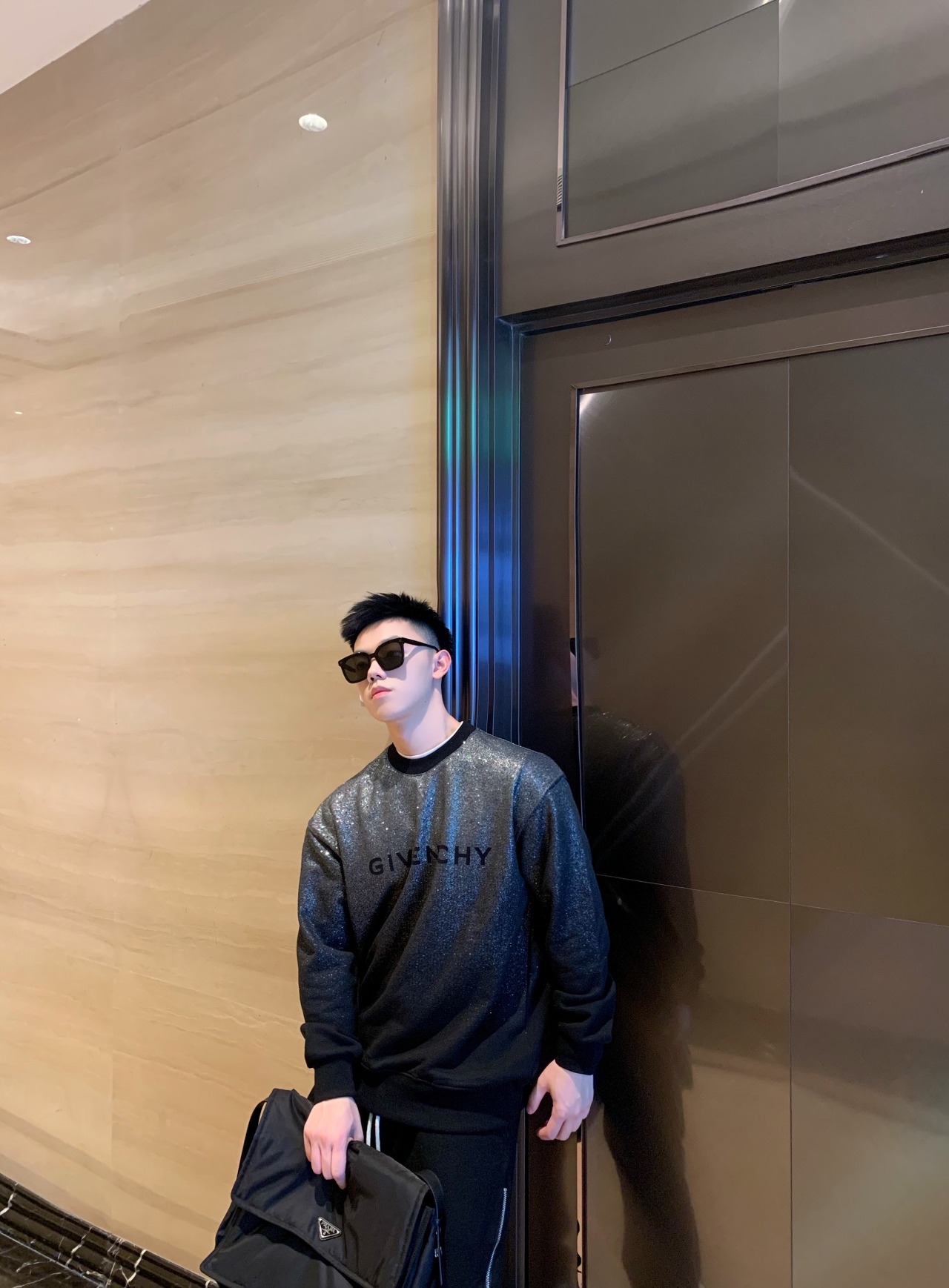  [GIVENCHY] 지방시 리미티드 글리터 그라데이션 라운드 크루넥 스웨트 셔츠 맨투맨 티셔츠
