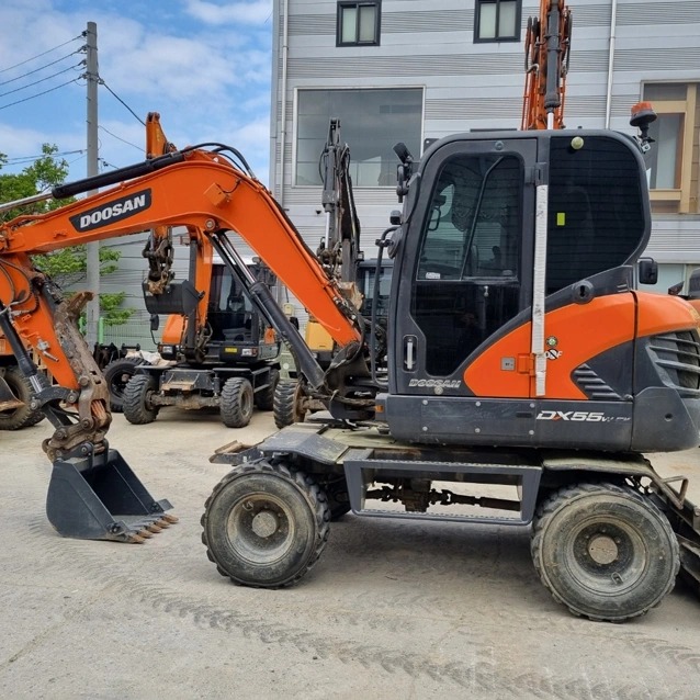  두산 DX55W 2019년식 5400만원 판매합니다.