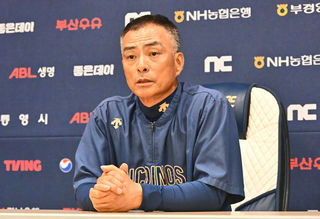 공필성
감독
야구