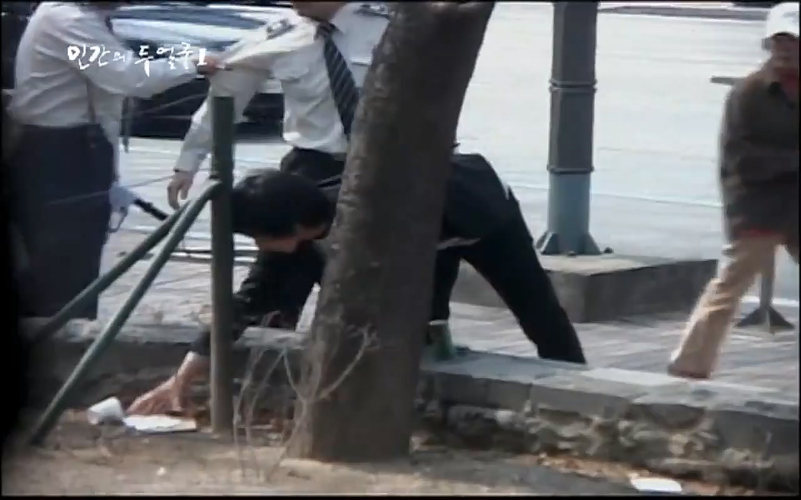 EBS 다큐프라임 - Docuprime, 인간의 두 얼굴 제1부 상황의 힘.mp4_20220317_180422.590.jpg