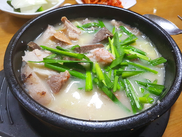 부추와 새우젓 국밥