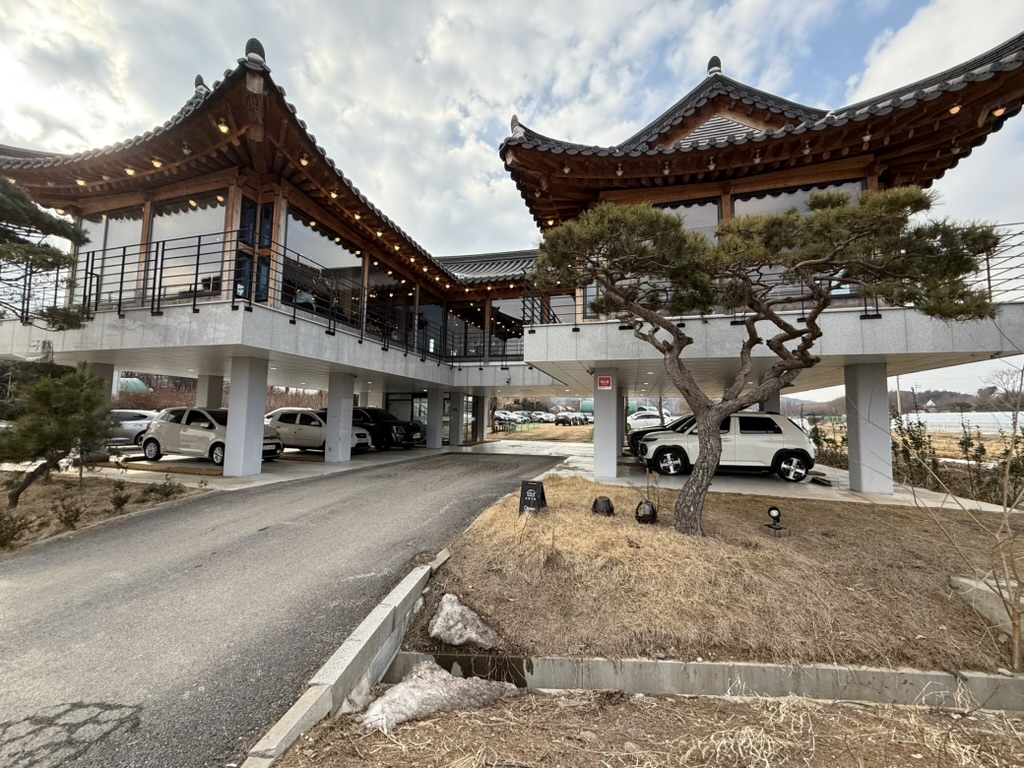 의왕 호수 카페 초평가배