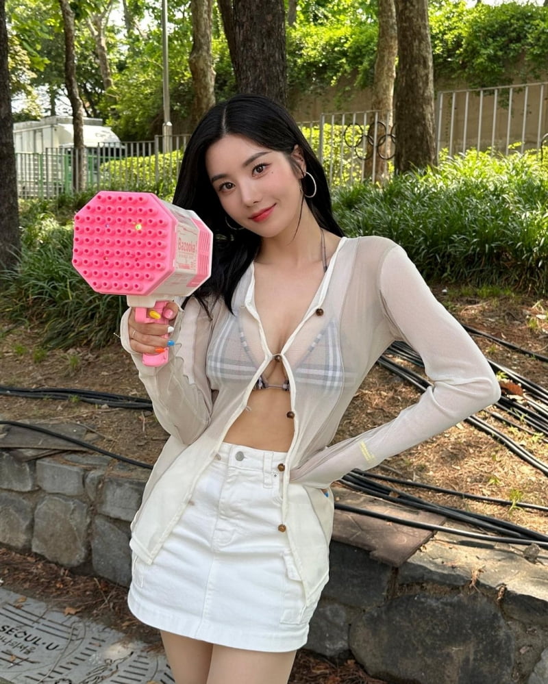 워터밤 여신 권은비