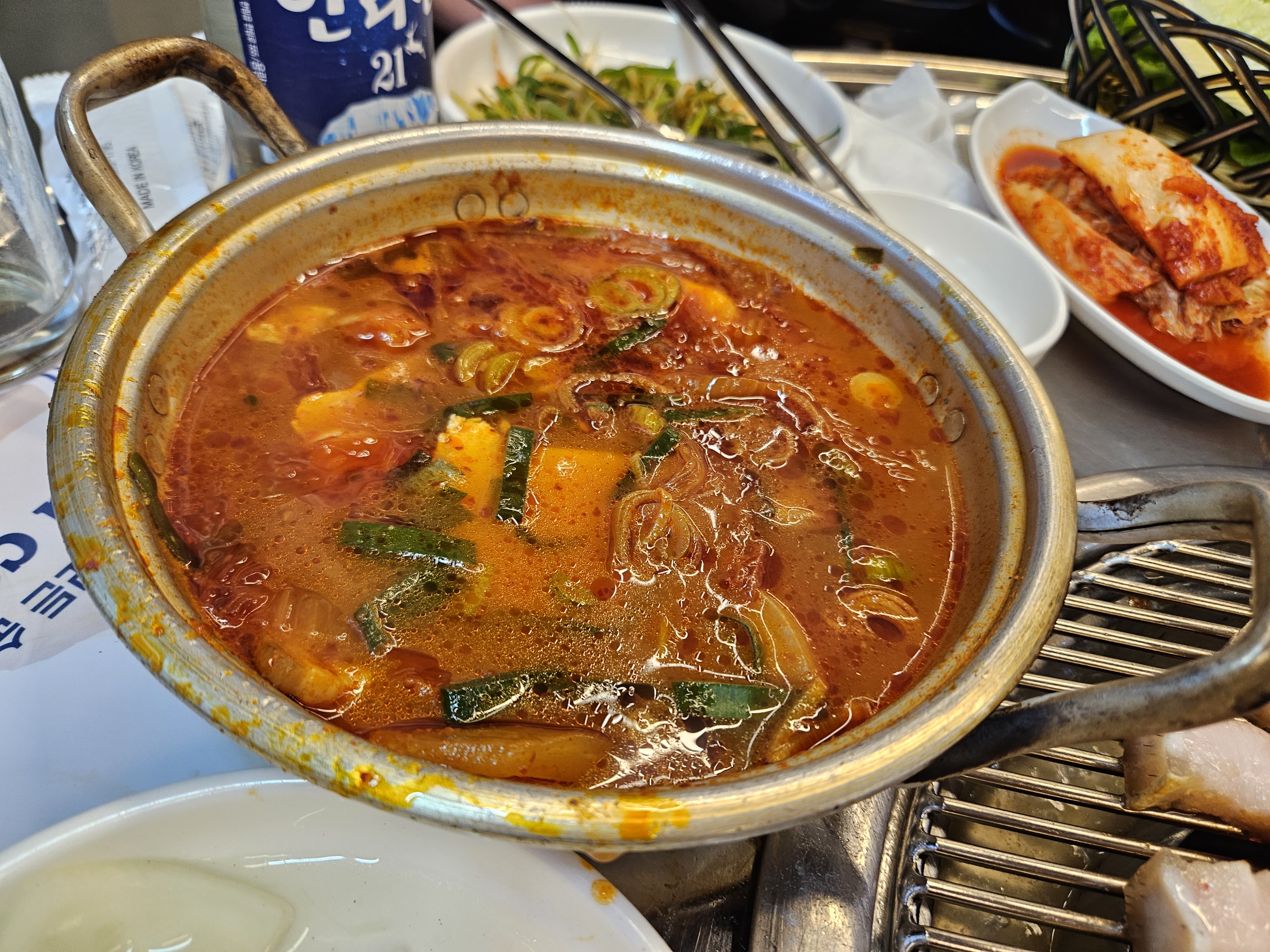 돈사돈의 김치찌개