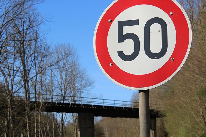  도로 제한 속도 50km-  과태료(범칙금)