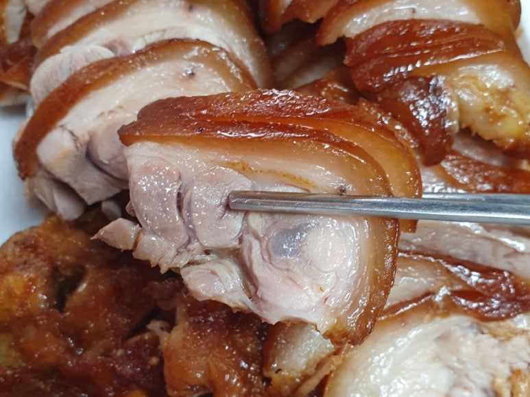 Wonjojangchungwangjokbal (원조장충왕족발) 2