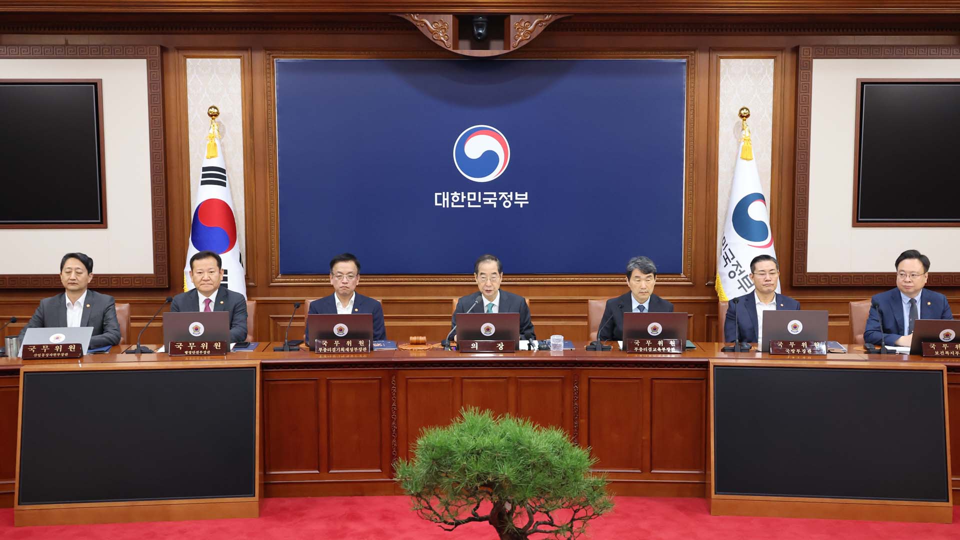 '괴물미사일' 현무-5부터 '죽음의 백조' B-1B 랜서, 그리고 시가행진까지... 건군 제76주년 국군의 날 이모저모 - 건군 제76주년 국군의 날 '괴물미사일' 현무-5부터 '죽음의 백조' B-1B 랜서, 그리고 시가행진까지... 건군 제76주년 국군의 날 이모저모 - 건군 제76주년 국군의 날