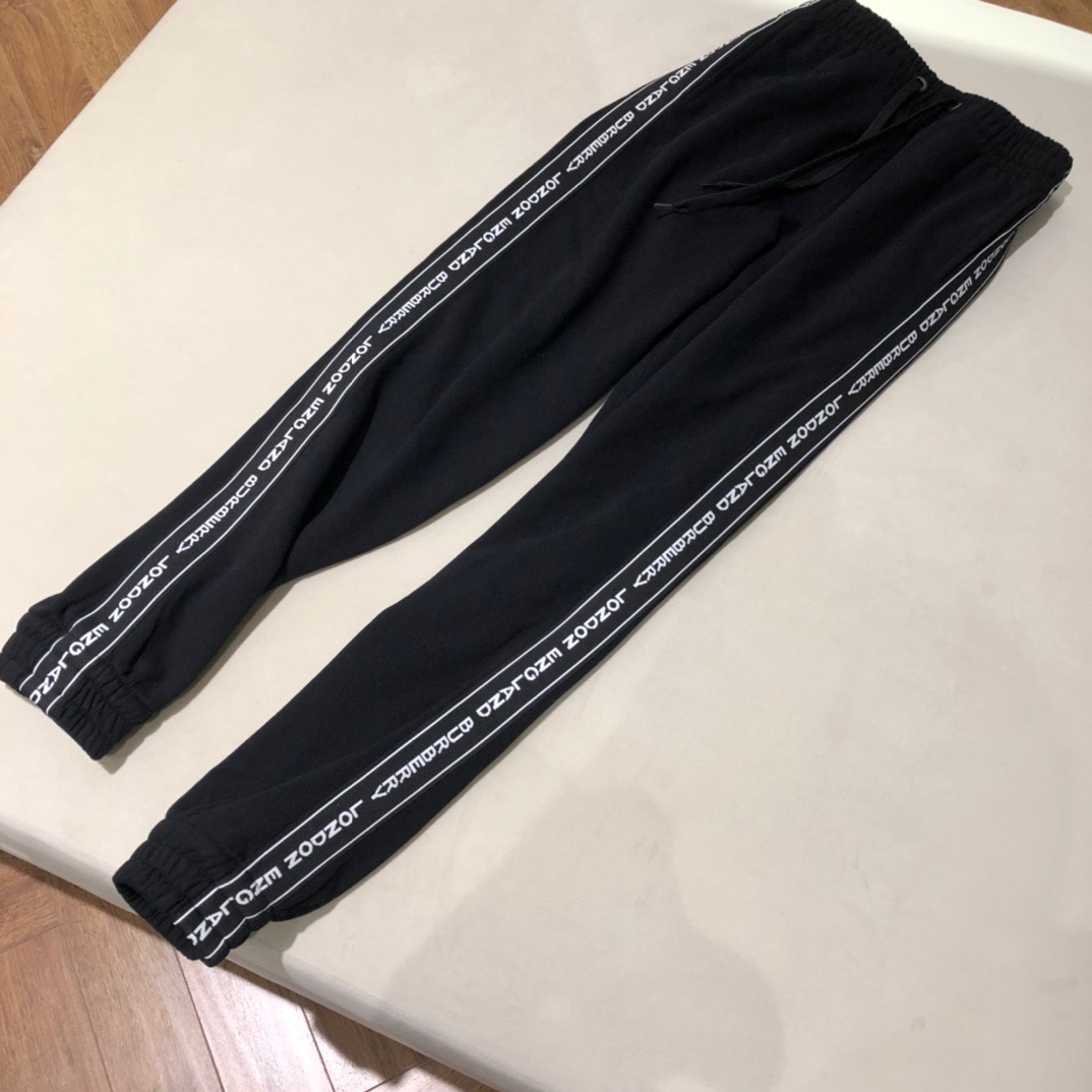  [BURBERRY] 버버리 사이드 테이프 라인 로고 팬츠