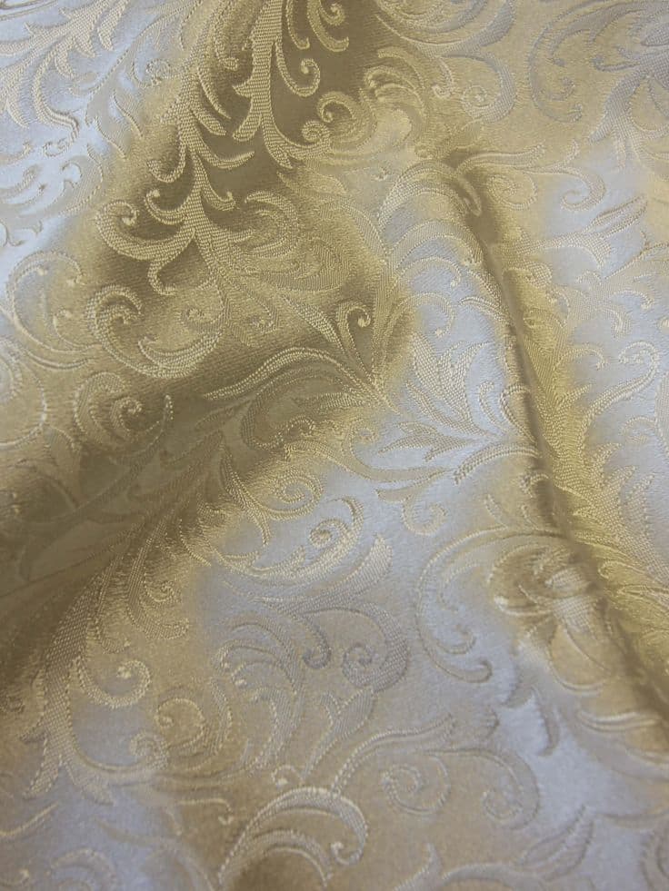 자카드(Jacquard) 원단의 구조와 고급스러움의 비밀