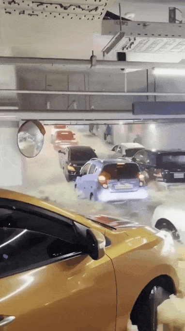  포항 아파트 주차장.gif (태풍 힌남노)