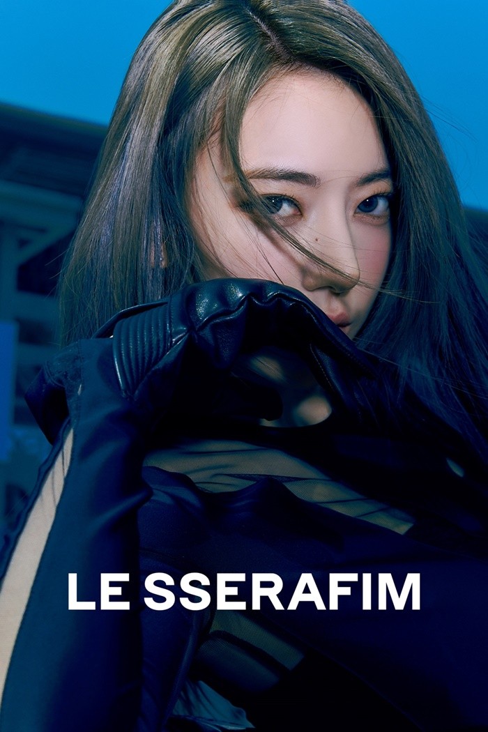  르세라핌 사쿠라 '블랙 패트롤' 레이싱모델 컨셉 움짤 gif