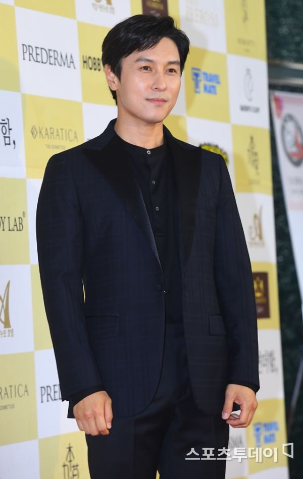  "실망해서 다행" 김동완, '성매매 혐의' 이수 응원→팬들과 설전 [ST이슈]