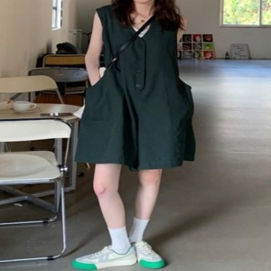 옷자락 여자 하프버튼 민소매 점프수트