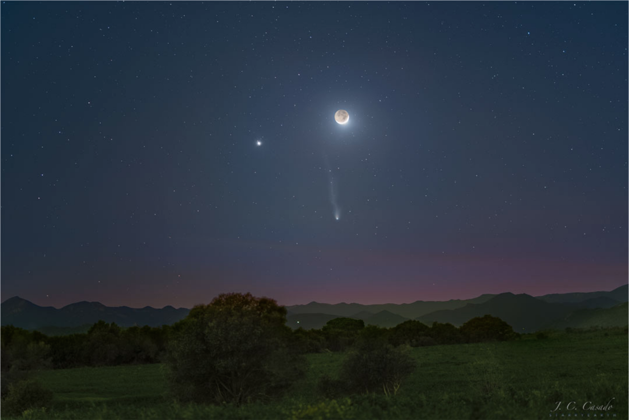  [NASA/APOD/오늘의 천체사진] 혜성, 행성, 달