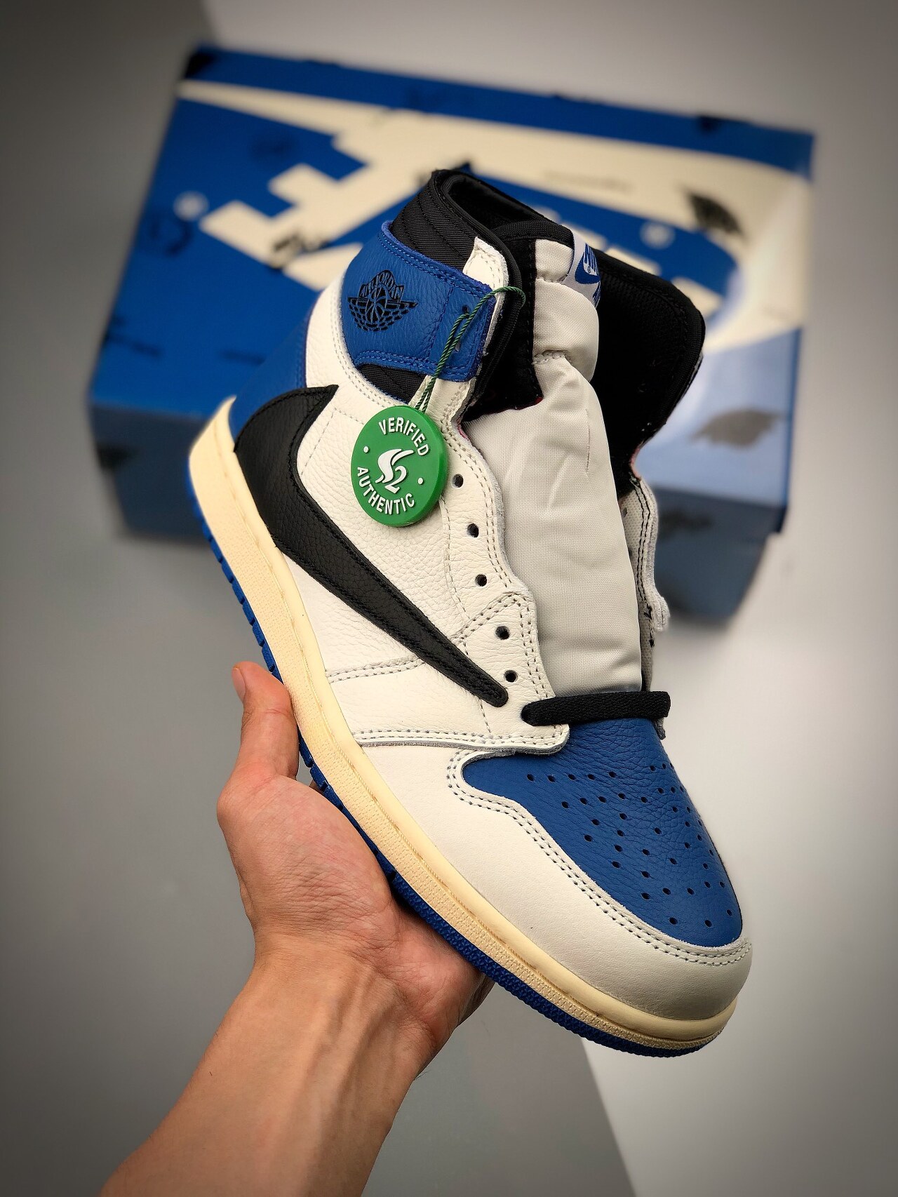  [NIKE x TRAVIS SCOTT x FRAGMENT] S2 나이키 X 트래비스 스캇 X 프라그먼트 에어 조던1 레트로 하이 OG DH3227-105
