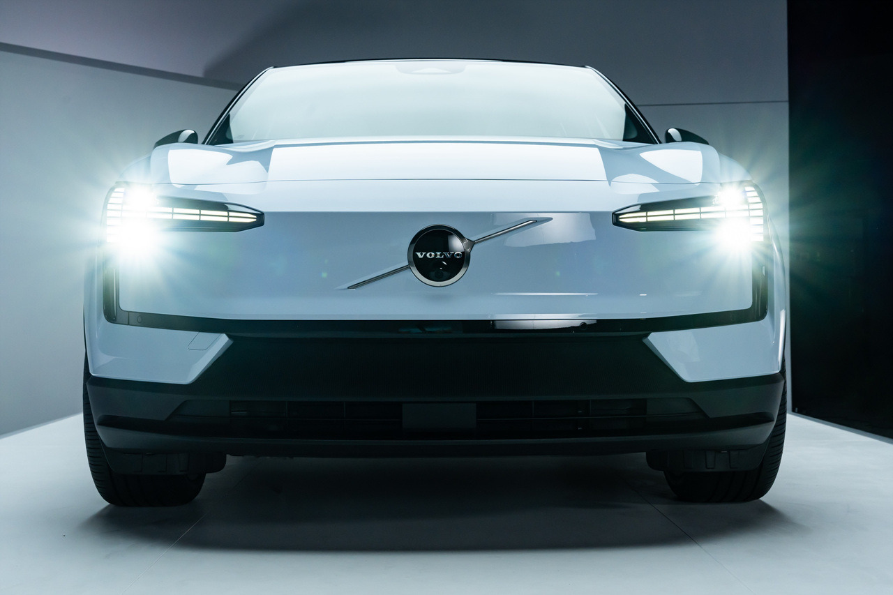 EX30