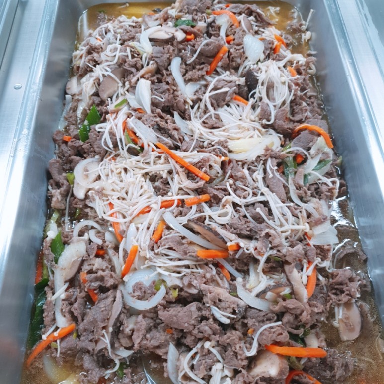 단체급식 메뉴 모음 / 모시조개탕, 소고기불고기, 비빔만두, 검은깨뿌리샐러드 레시피 / 5월 회사 구내식당 레시피 및 다이어트 테이블 7
