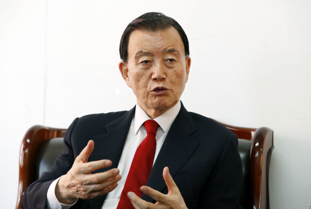  홍문표, 섭섭하나 당 위해 경선 포기